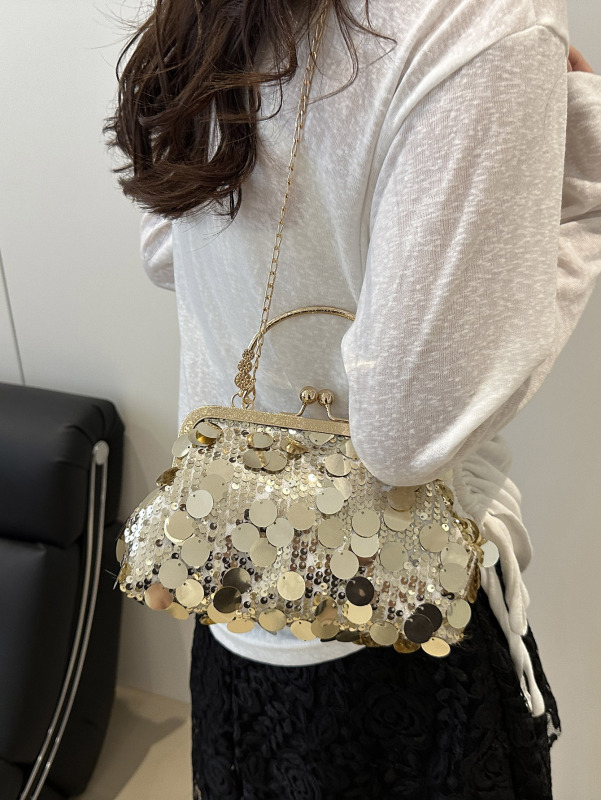 女性用のハイエンドのクリップオンイブニングバッグ、新しいレトロファッションハンドヘルドショルダーバッグ、ニッチチェーンスパンコールクロスボディバッグ|undefined