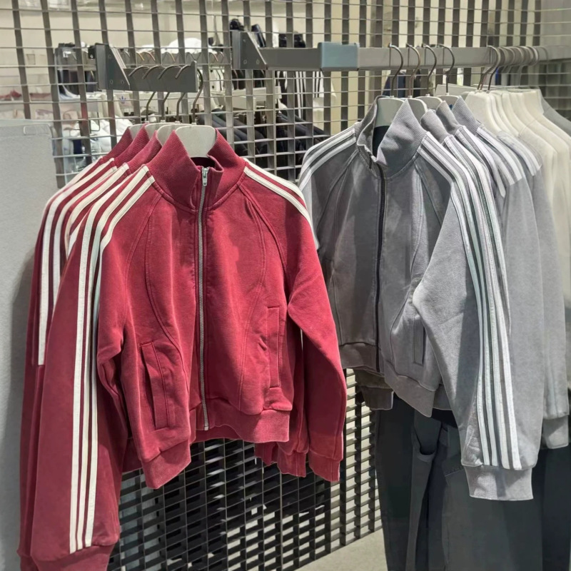 Look for the High-Quality Version with a Washed-Out Vintage Feel. Song Yuqi's Same Style Loose-Fitting Stand-Collar Retro Distressed Jacket for Women Look for the High-Quality Version with a Washed-Out Vintage Feel. Song Yuqi's Same Style Loose-Fitting Stand-Collar Retro Distressed Jacket for Women