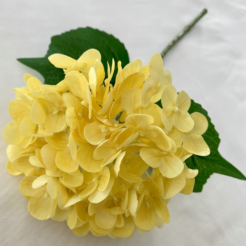 手触り婉曲約72枚のアジサイの家庭装飾花芸結婚祝いに偽花の手触りソフトゴムを配置してアジサイの花をシミュレーションした|undefined