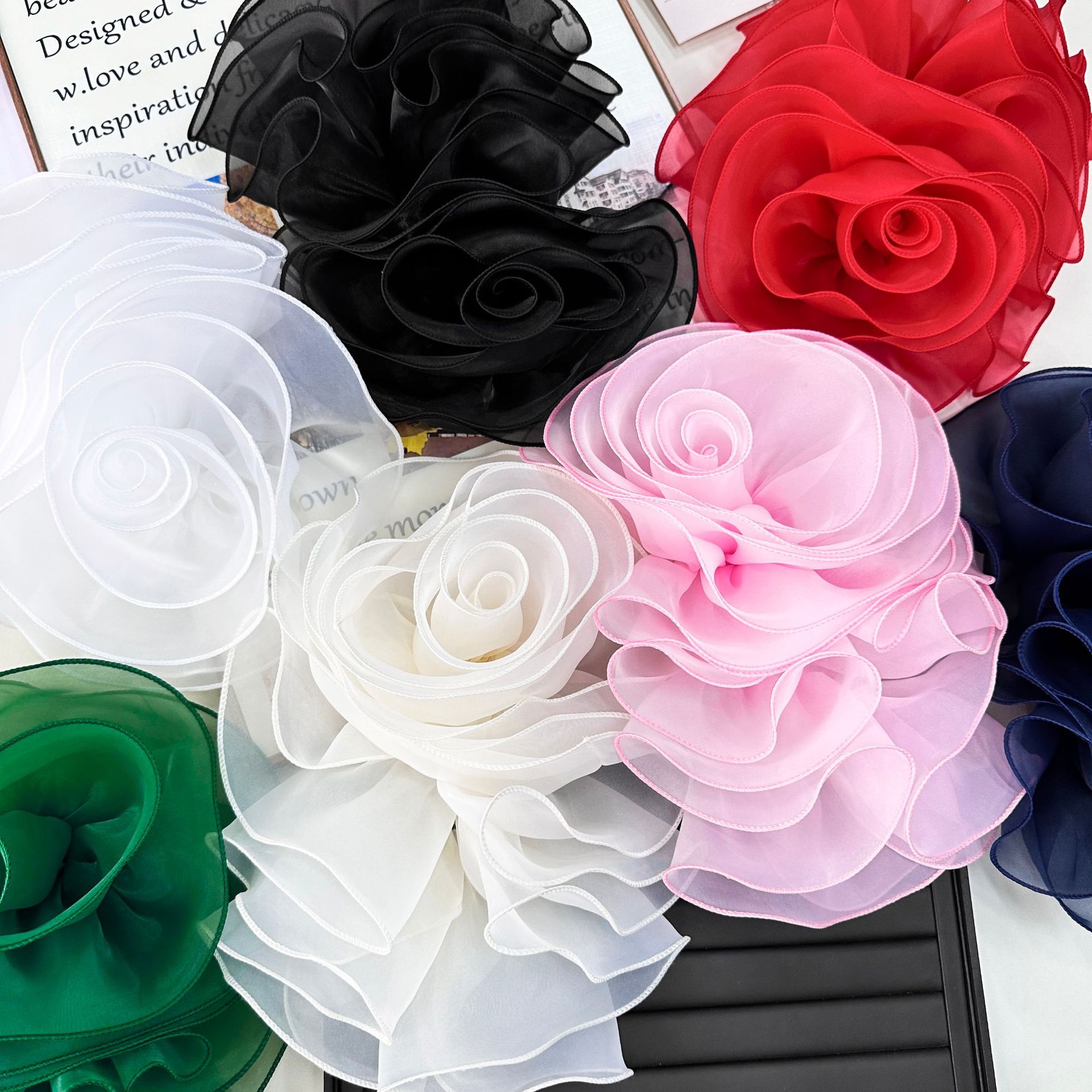 Venta al por mayor de gasa multicapa pliegues tridimensionales flores rosas hilo esponjoso encaje ropa zapatos sombreros bolsos decoración creativa excelente