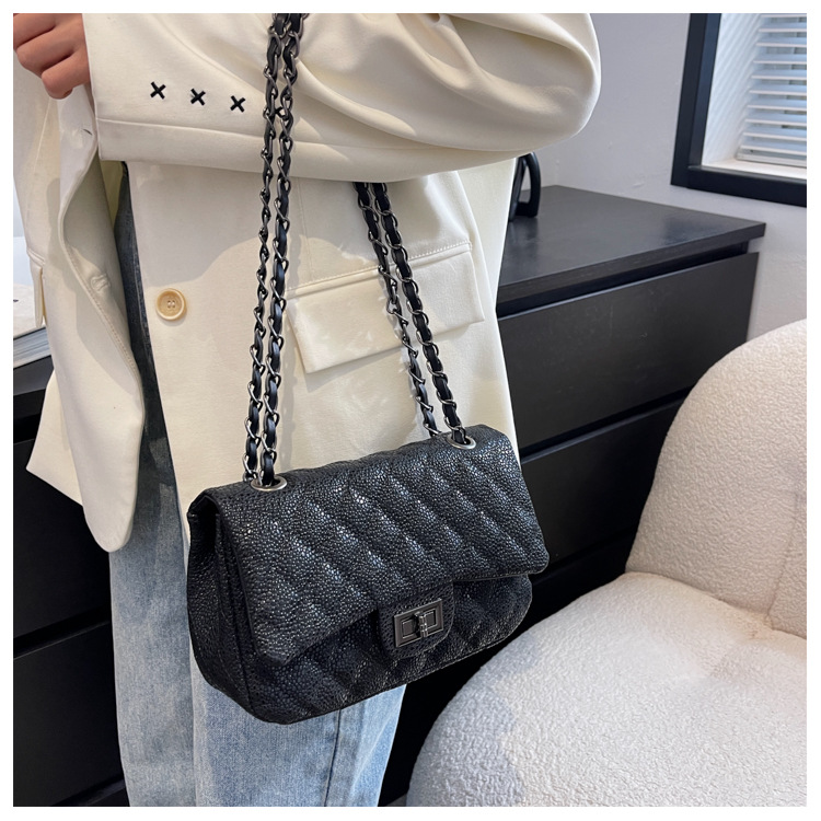 Small Rhombus Chain Bag 2021 Autumn And Winter New Messenger Bag display picture 4