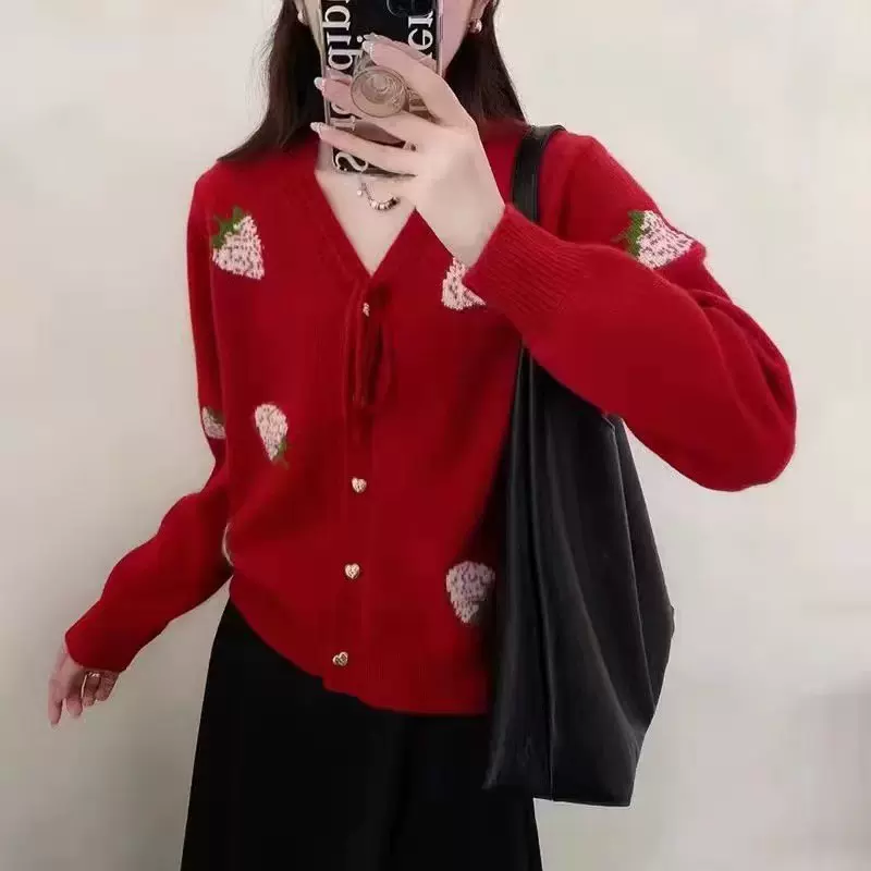 韩版秋装新款草莓提花爱心扣系带长袖羊毛开衫洋气外穿V领毛衣女