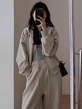 早秋装2025新款茶系穿搭一整套大码女装今年流行盐系卫衣两件套装