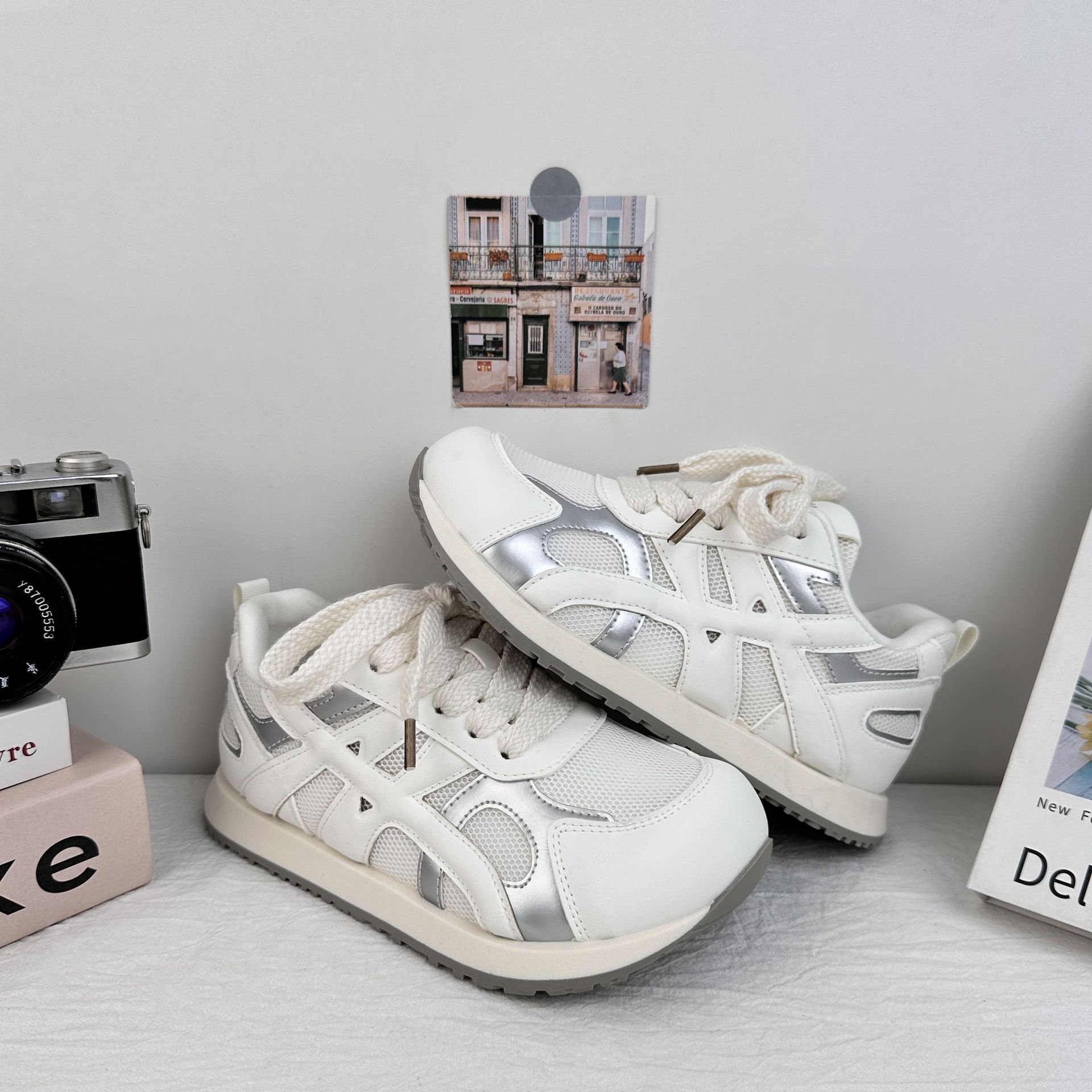 Zapatos de entrenamiento de ondas gruesas de mujeres 2025 nuevos zapatos de verano respirables de red Gump zapatos de skate casuales