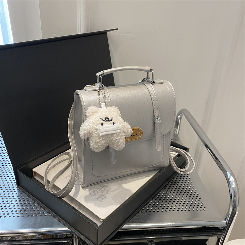 Colgante de cinturón plateado