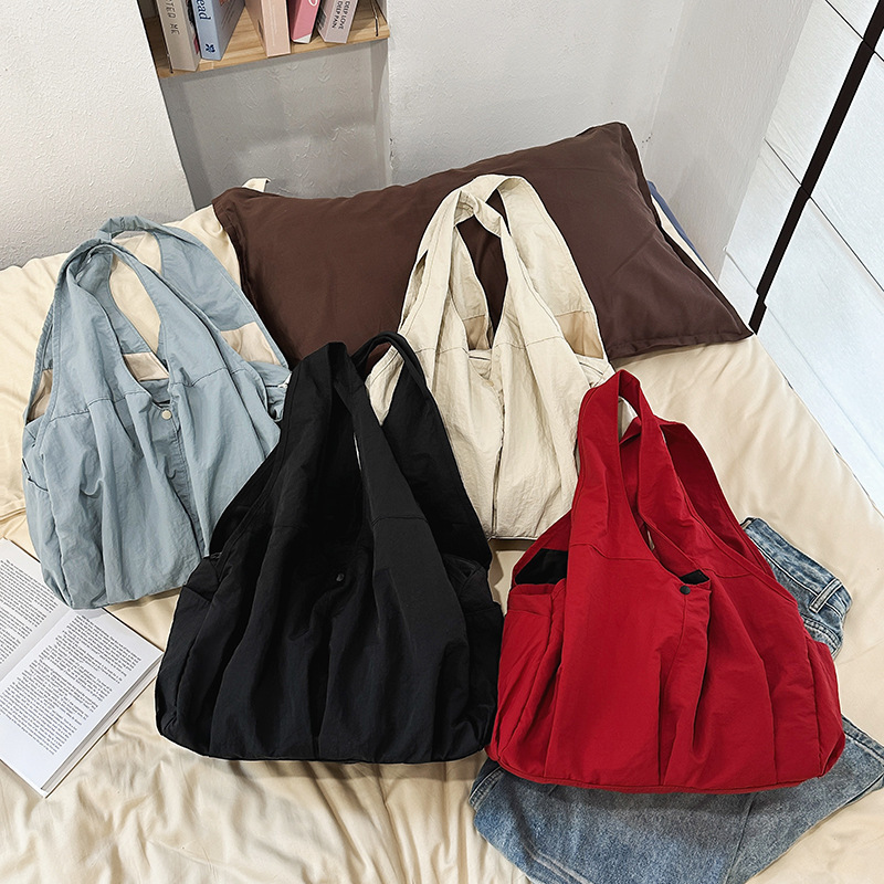 Literary Style Simple Large-Capacity Shoulder Bag Women's Casual Handbag Korean Style Pleated Design Travel Shopping Bag Literary Style Simple Large-Capacity Shoulder Bag Women's Casual Handbag Korean Style Pleated Design Travel Shopping Bag
