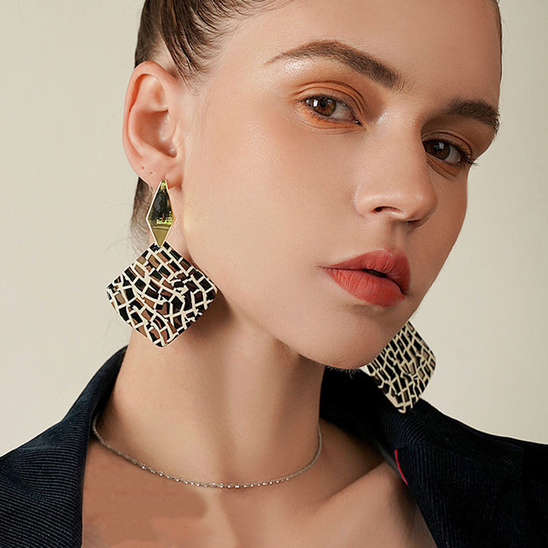 Retro Trendy Geometry Exaggeration  Earrings for women girls black and white printed Fashion Atmosphere Acetate Plate Italian Pattern Earrings