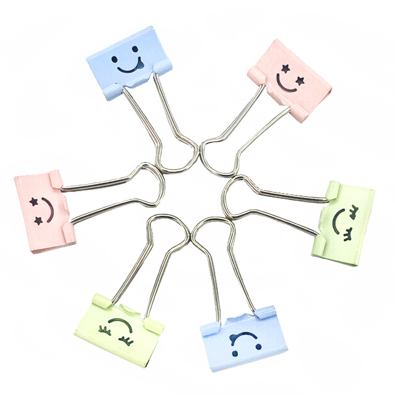 Celebridad en línea con el mismo hueco creativo broche de cola larga sonrisa carpeta de color broche de papel de papelería