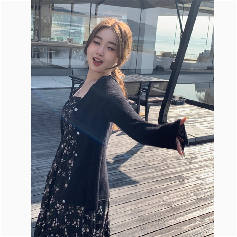 검은색