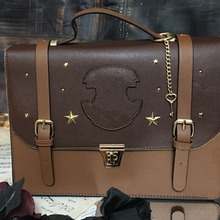 �_�W��JKӢ���L����Ԫ�WԺ������μ�б������W�����İ�Ů���r��