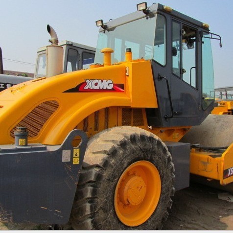 Exportaciones nacionales y extranjeras de segunda mano XCMG 20 toneladas 22 toneladas 26 toneladas rodillos de carretera tres países cuatro motores