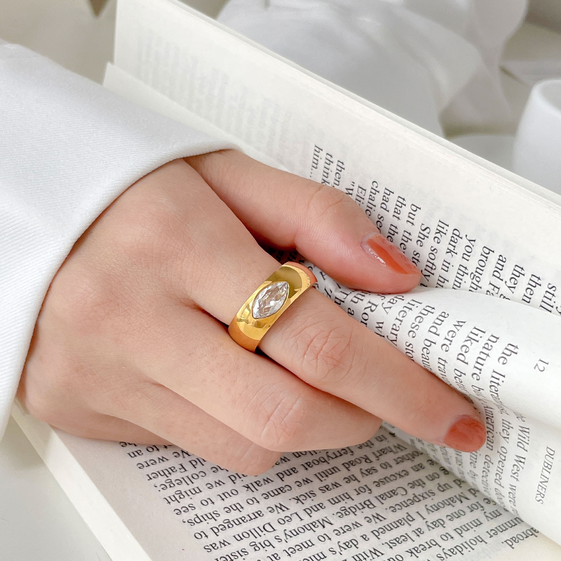 Square Pattern Women'S Gender Simple Style Square Titanium Steel Plating Inlay Zircon Rings