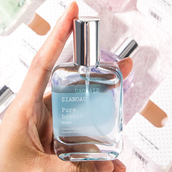 fresh perfume strongly flavoured with a light fragrance