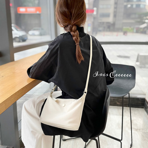 2024 summer lightweight waterproof nylon cloth armpit single shoulder crossbody small bag for women Korean version ins texture dumpling handbag