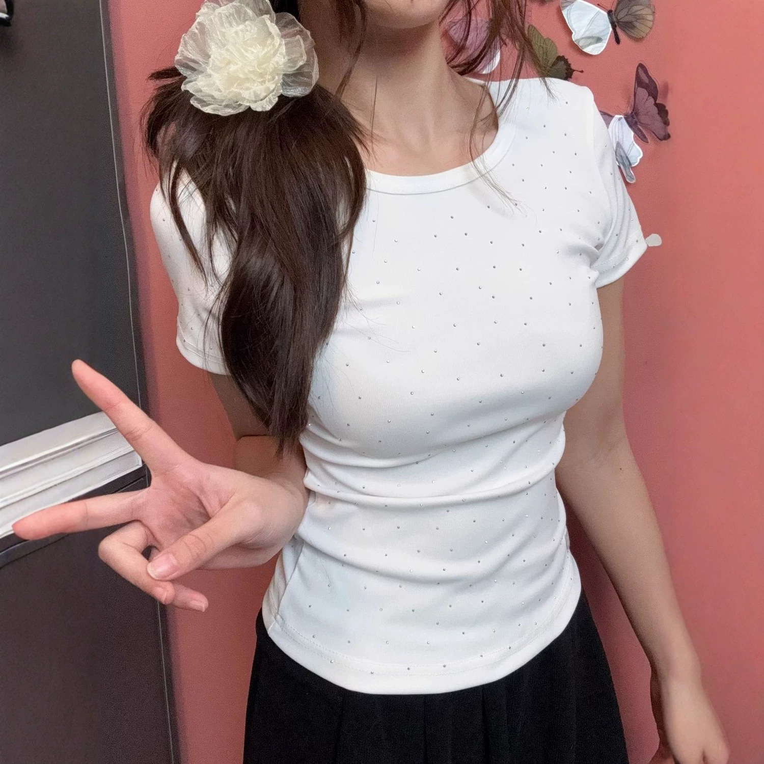 White Round Neck Short-Sleeve Women's T-Shirt, Summer 2026 New Style, Rhinestone Embellished, Short and Versatile, Slim-Fit Top for Women
