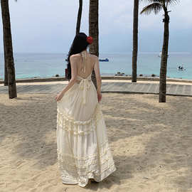 海南三亚海边度假沙滩裙性感大露背吊带连衣裙白色超仙度假风长裙
