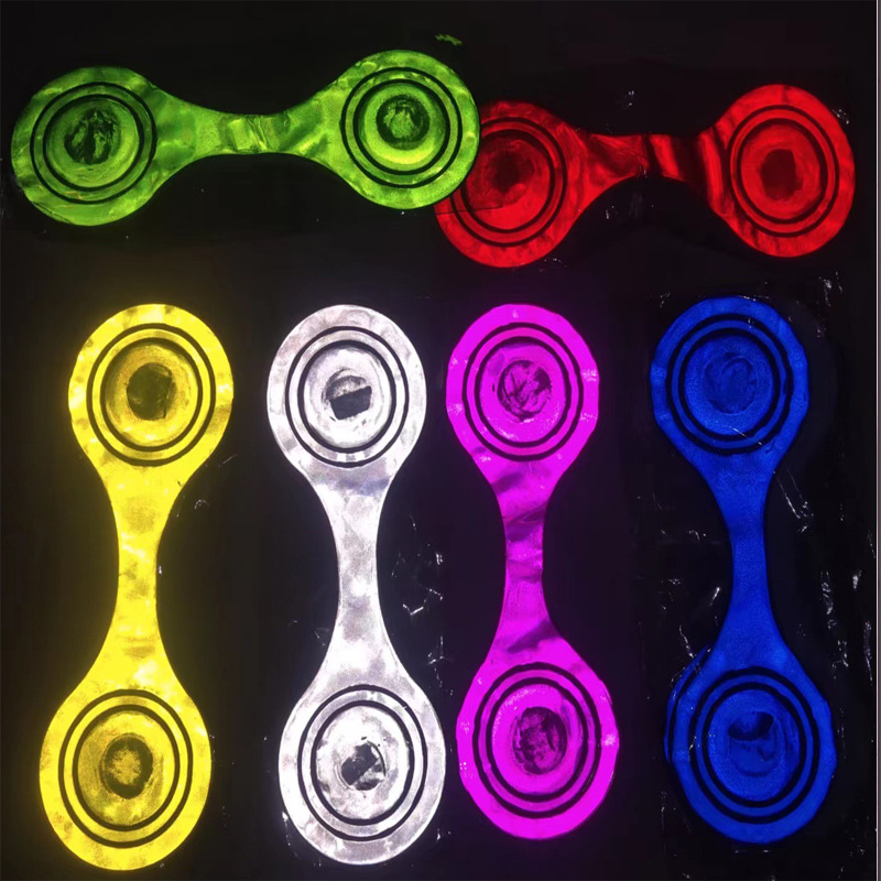 供应书包反光磁铁夹 夜跑骑行警示反光挂件强磁PVC书签夹反光材料