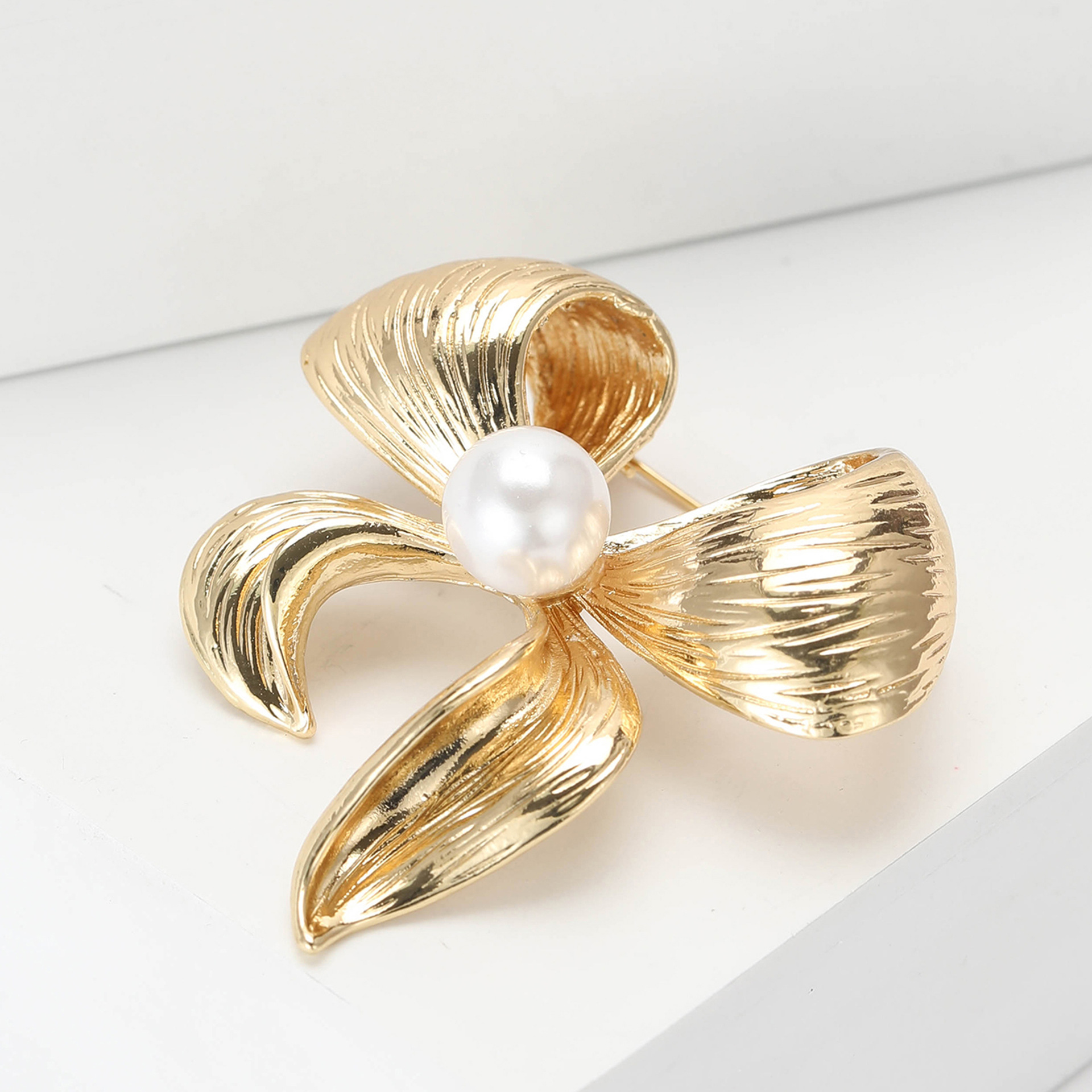 Plating Design Simple Style Classic Style Pin Bow Knot Alloy Plating Women's Brooches