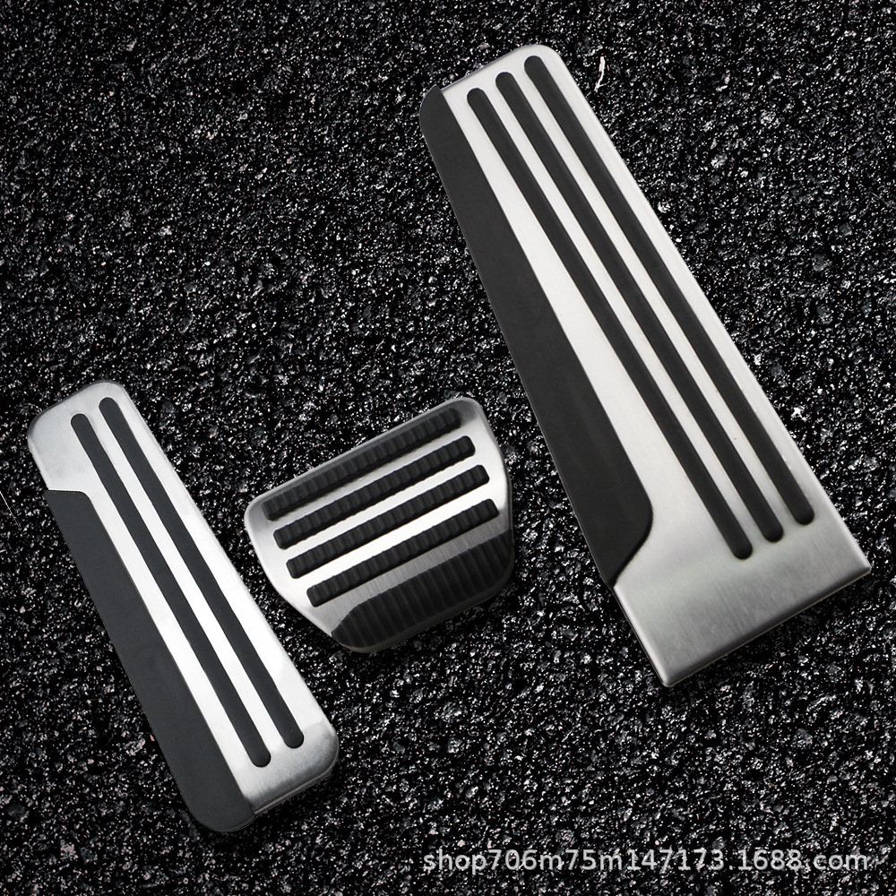 Suitable for Infiniti Q50/Q60/Q50L/Q70 accelerator brake rest area foot pedal modification accessories