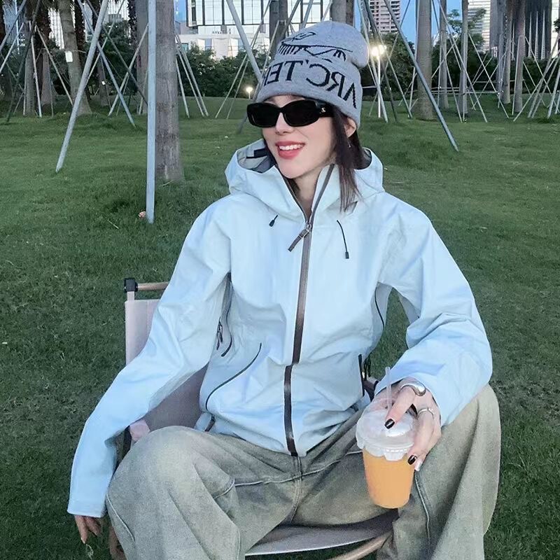 Niaojia Beta Same Style Men's and Women's New Couple Outdoor Sports Functional Windproof and Waterproof Seamless Laminated Jacket