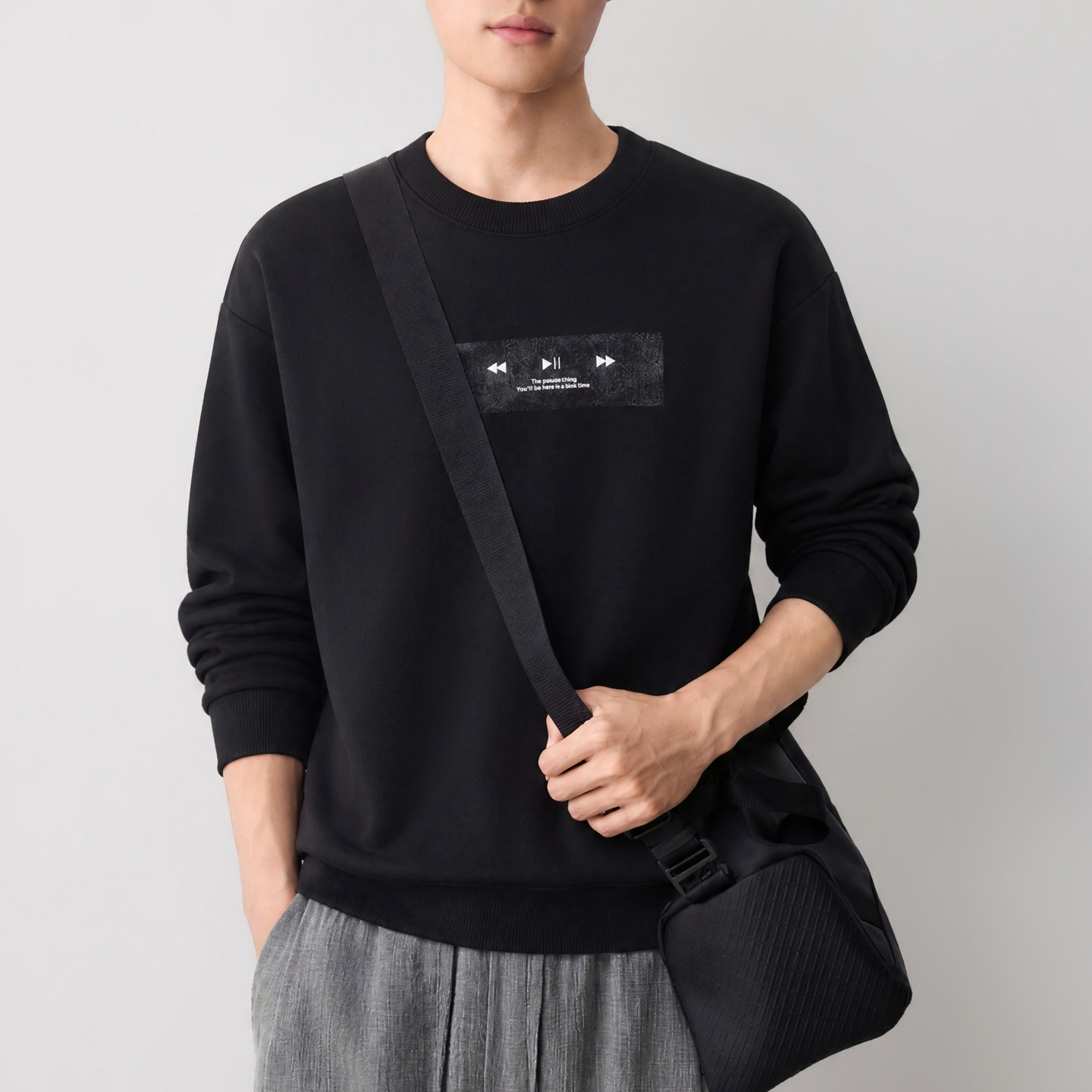 Áo thun nam cổ tròn in họa tiết chất liệu cotton 260g — đen