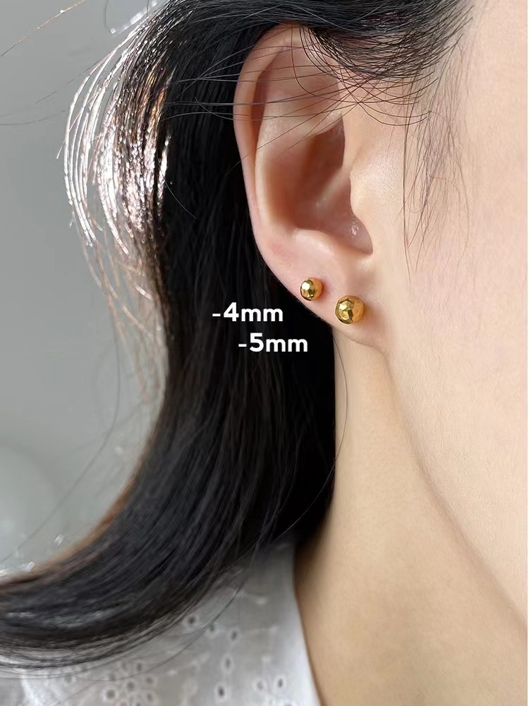 Fashion Geometric Titanium Steel Ear Studs 1 Pair display picture 1