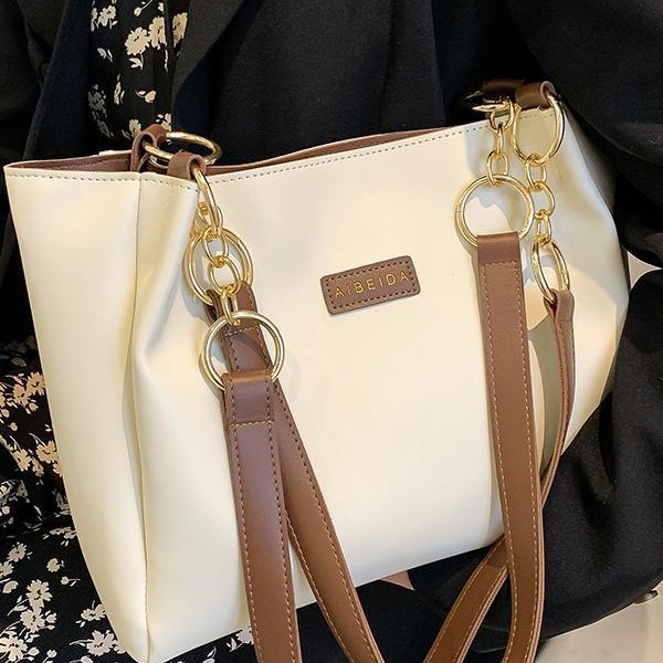 Bolsa de gran capacidad para mujeres 2025, nueva moda de otoño y invierno, bolso de hombro de mujer, sensación de alto nivel, bolso de viaje de clase para estudiantes image 4