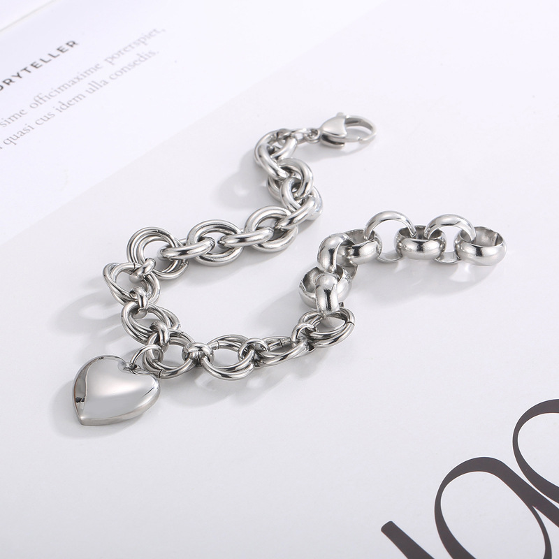 Fashion Heart Shape Titanium Steel Bracelets Stainless Steel Bracelets display picture 3