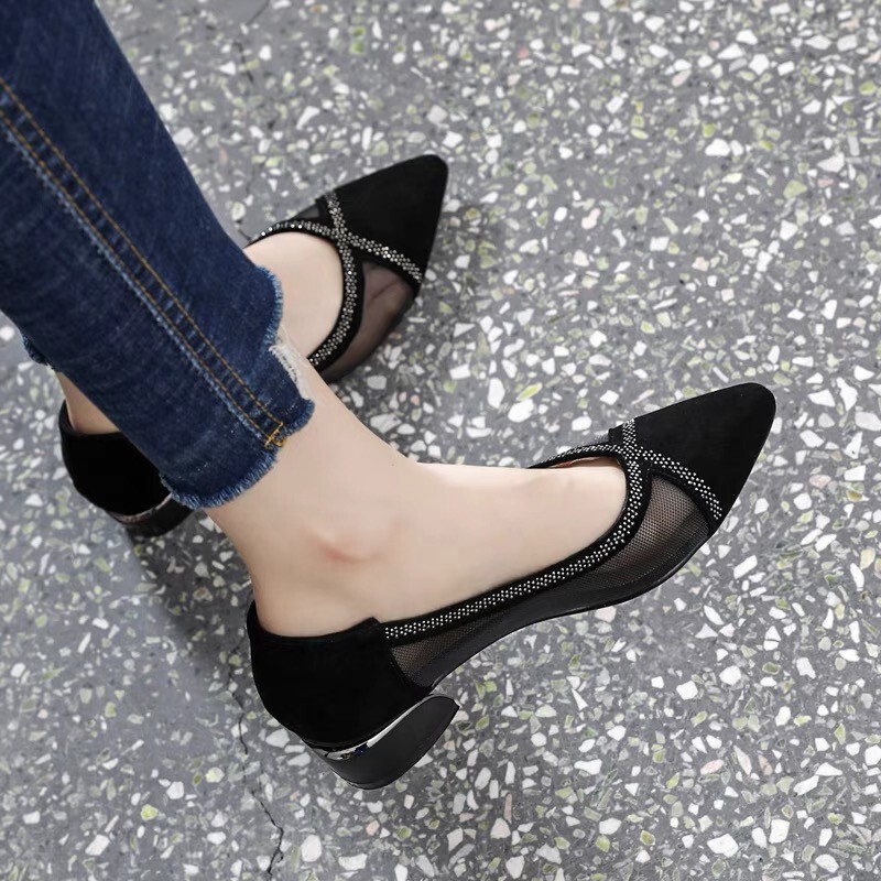 Black Mesh Hollow-Out Single Shoes with Chunky Heels, Pointed Toe, Shallow Mouth, New Summer Style Slip-On Loafers for Middle-Aged and Elderly People Black Mesh Hollow-Out Single Shoes with Chunky Heels, Pointed Toe, Shallow Mouth, New Summer Style Slip-On Loafers for Middle-Aged and Elderly People