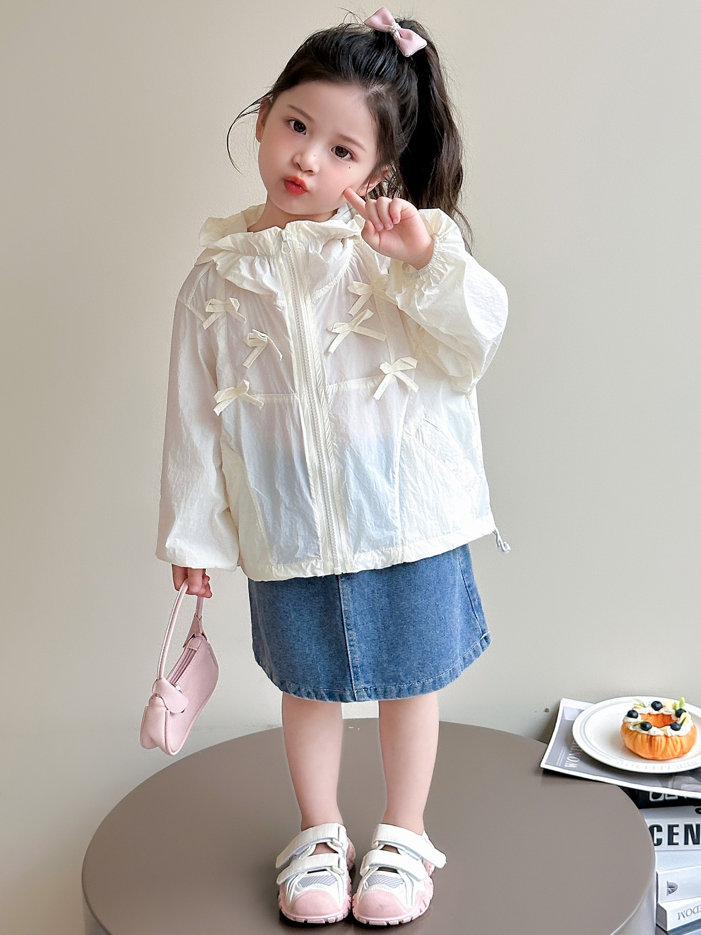 Niñas chaqueta de protección solar verano 2025 nuevo chaqueta con capuz para niños chaqueta de verano delgada chaqueta de aire acondicionado chaqueta