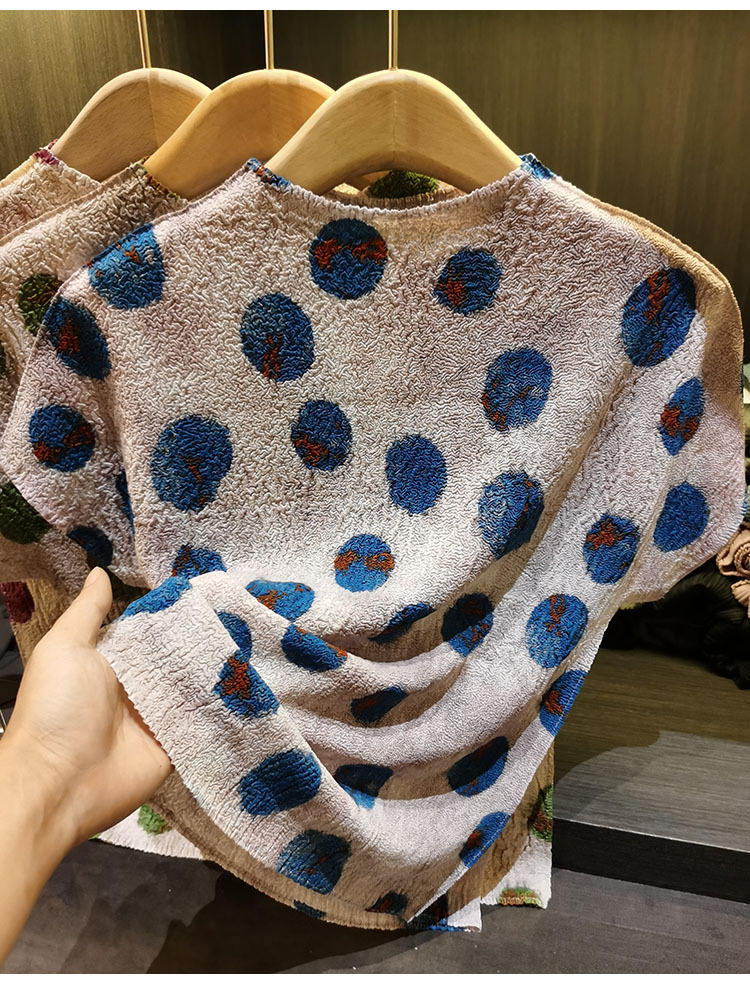 Áo thun nữ tay ngắn cổ tròn họa tiết chấm bi in nhăn phối eo thon gọn — Gạch đỏ, xanh lam, xanh lá cây chi tiết 9