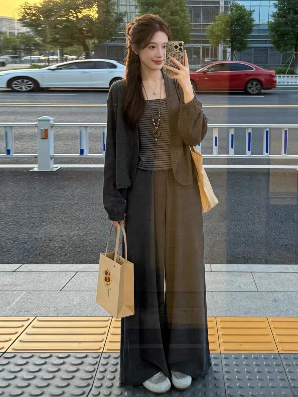 韩系巨好看穿搭一整套2026秋冬新款灰色开衫外套女裤子三件套装