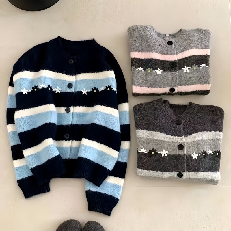 Super stylish Korean-style, soft and gentle, color-blocked striped chrysanthemum embroidered round-neck sweater cardigan for women