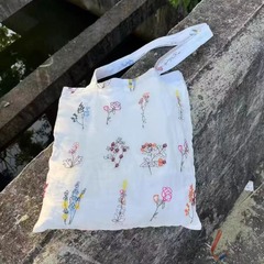 「春箋」夏日苧麻花朵刺繡布袋 白色清新復古單肩包原創百搭包包1
