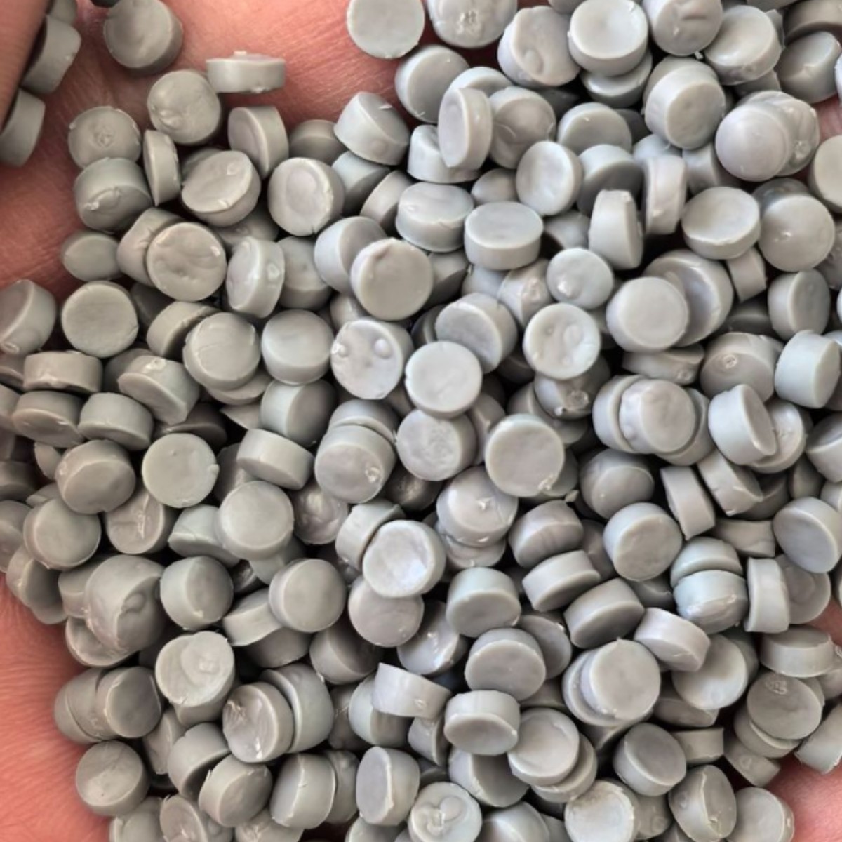 Berlin Gardens 摇椅 灰色HDPE再生颗粒 抗腐蚀 耐盐雾 环保耐用