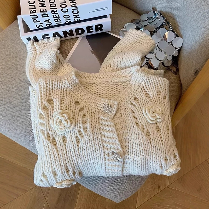 High-End Three-Dimensional Floral Short Coat, New Autumn and Winter Style, Unique and Exquisite, Thickened Knitted Short-Sleeved Cardigan with Round Neck High-End Three-Dimensional Floral Short Coat, New Autumn and Winter Style, Unique and Exquisite, Thickened Knitted Short-Sleeved Cardigan with Round Neck