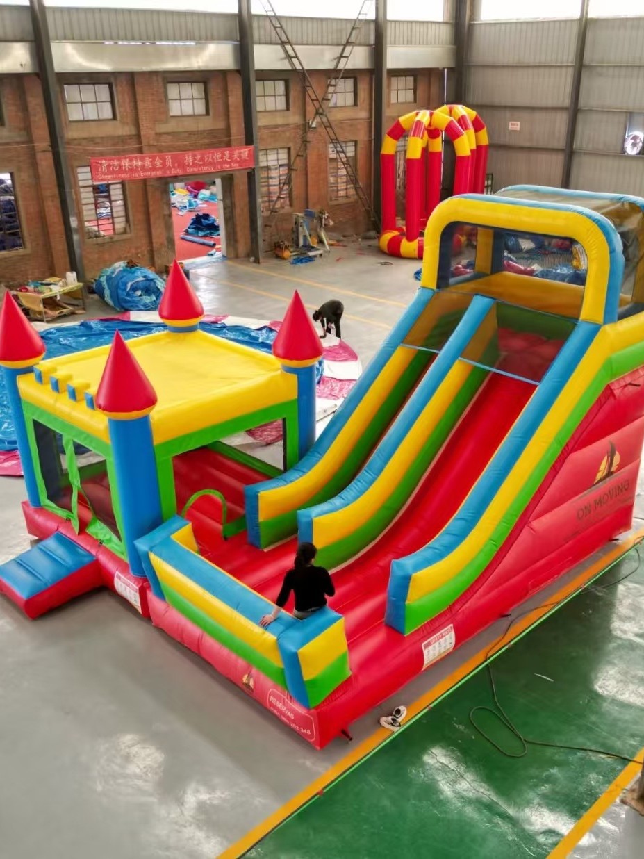 Comercio exterior transfronterizo inflable infantil castillo interior y exterior saltar slide castillo traviesos dos conjuntos inflables castillo slide
