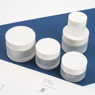 ����С��ƿ����˪���y�o�wƷС����˪�з۵�Һ��Һ���б�y���bƿ