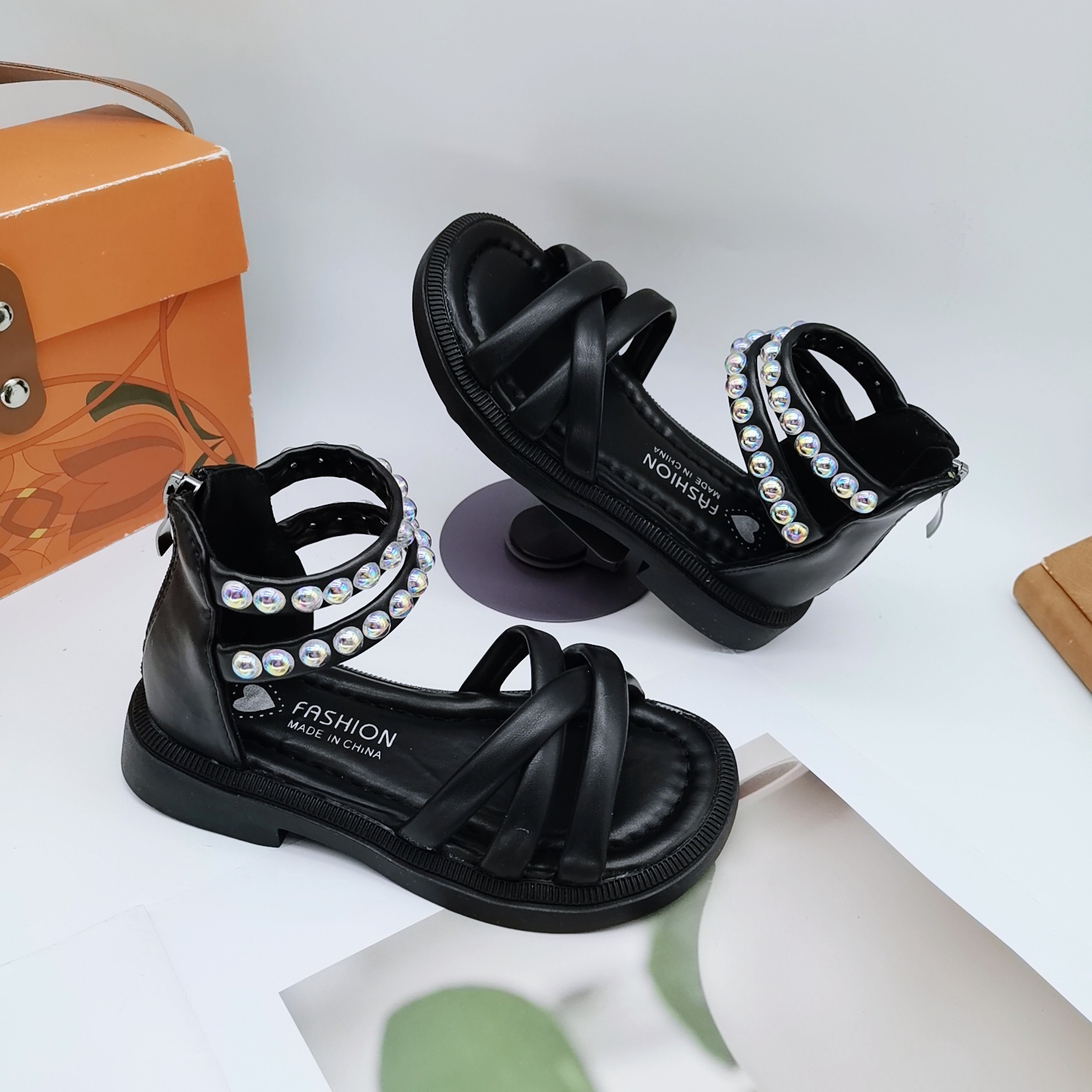 Sandalias esenciales para niñas para el comercio exterior transfronterizo estilo de verano estilo caliente zapatos de princesa romana de color sólido para niños zapatos de verano para niñas