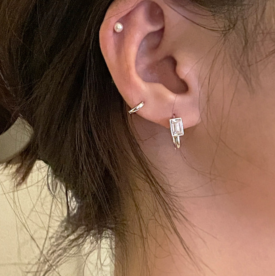 Cubic Zirconia And Pearl Stud Earrings For Everyday Wear_voghion.com