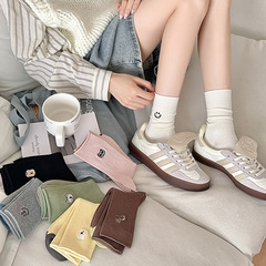 秋冬新款襪子女鬆口中筒女襪批發可愛卡通刺繡月子襪日系堆堆襪棉