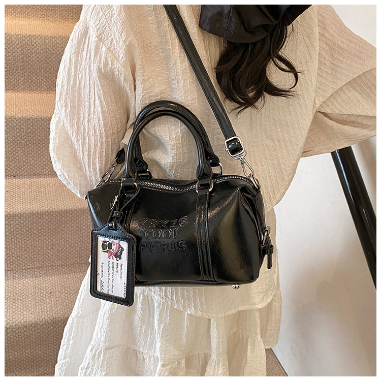 Korean version hand-held bowling bag for women 2025 new retro niche commuting pillow bag versatile single-shoulder crossbody bag undefined