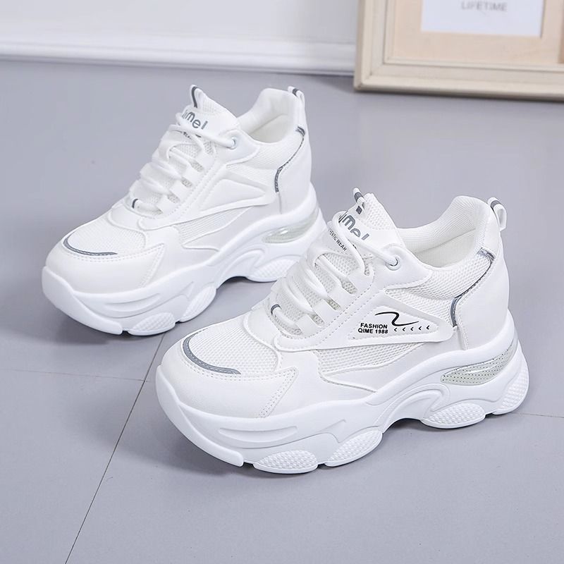 2024 verano nuevo interior de altura zapatos de papá ligero transpirable resistente al desgaste moda universal cómodo zapatillas deportivas súper suaves mujeres