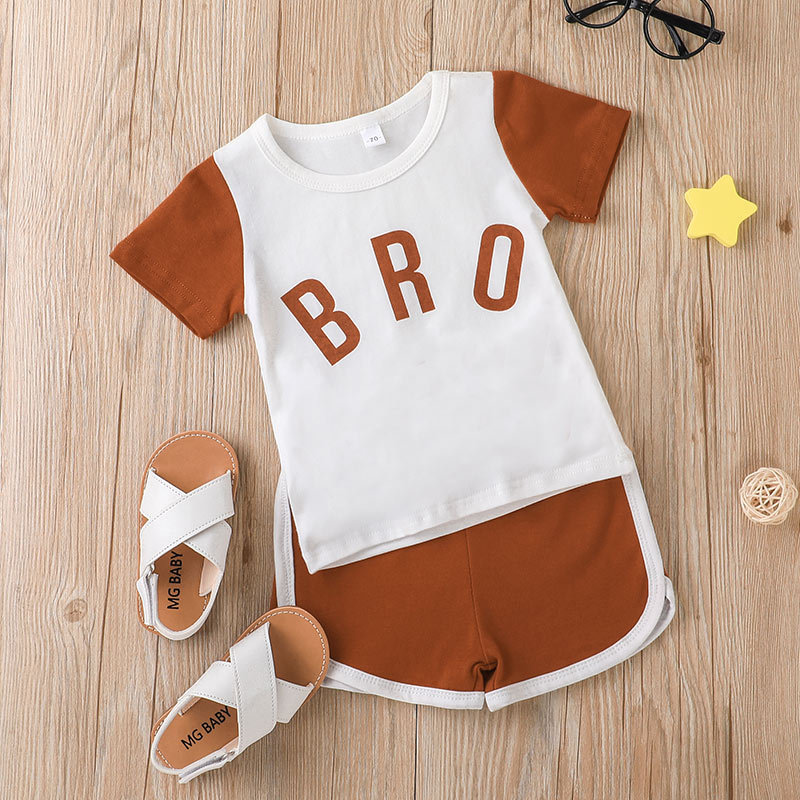 Fashion 2022 Summer Boys' Casual Short-sleeved Letter Print Shorts Two-piece Suit display picture 1