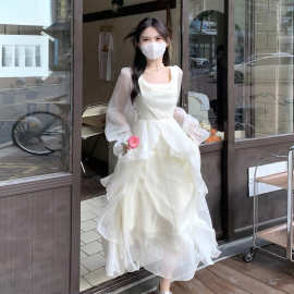 法式超仙白色方领连衣裙夏季2026新款气质淑女范荷叶边长裙chic潮