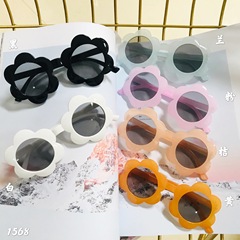 Cute child flower sunglasses, fashion kids sunglasses, trendy child decoration, adorable toddler sun glasses, unisex children's flower sunglasses