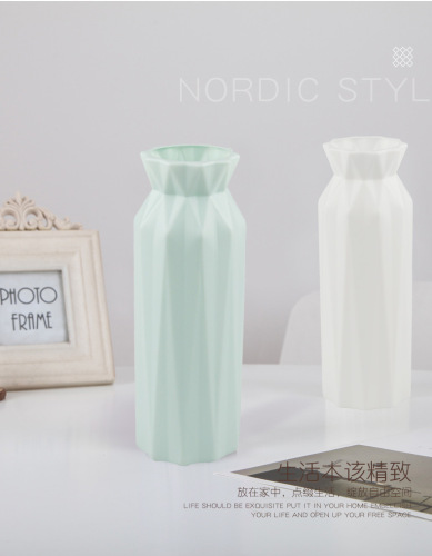 Creative Nordic plastic round vase, fashionable, simple, anti-fall, imitation ceramic vase, home decoration ornament, flower arranger