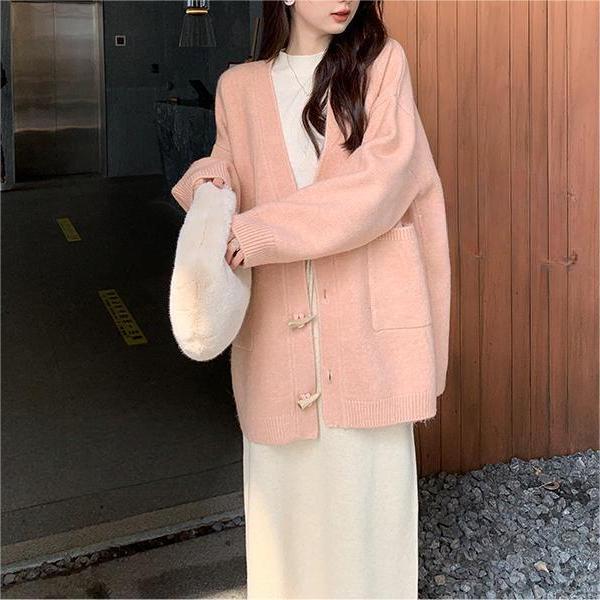 2025秋冬新款牛角扣针织开衫女慵懒风宽松休闲时尚韩版毛衣上衣潮