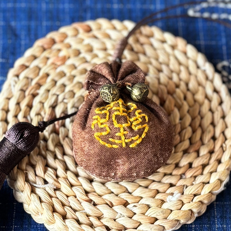 Bocado a mano DIY bolsas colgante Lu bordado chino molino de viento bolsos de mujer colgante bola bolsas creativas pequeñas