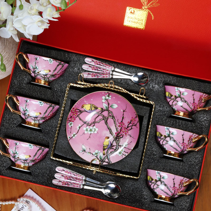 China de hueso estilo europeo taza de café traje de alta gama exquisito pequeño lujo británico tarde juego de té caja de regalo al por mayor